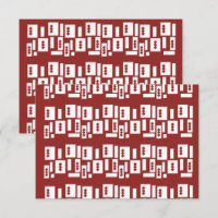 Um tapete vermelho com padrão texturizado é espalh