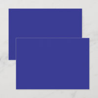 uma parede azul com um relógio