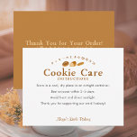 Cartão De Agradecimento Whimsical Bread Bakery Cookie Care Instructions<br><div class="desc">Made for home bakers and small bread businesses, this whimsical cookie care card is a sweet add-on for order packaging, farmers market pickups, and gift boxes, helping your treats feel extra thoughtful and easy to enjoy at home 🤎 The authentic Japanese touch adds a charming point of difference to your...</div>