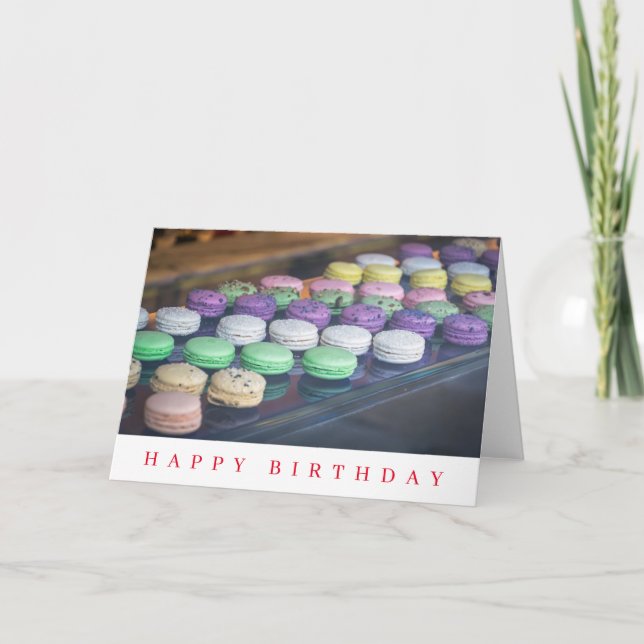 Cartão de aniversário com macarons de perto (Frente)