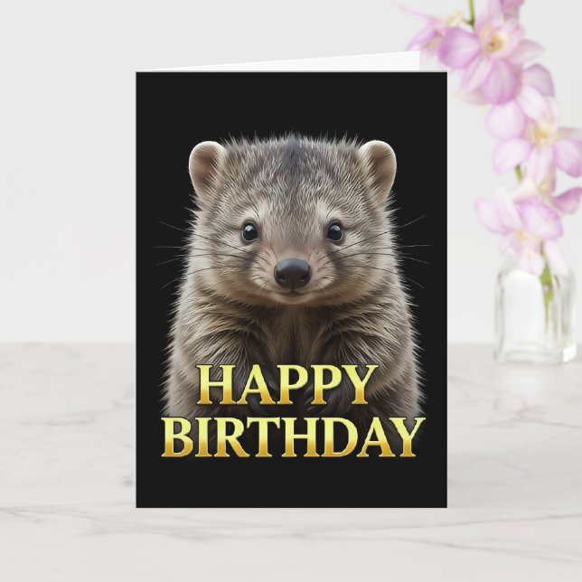 CARTÃO DE ANIVERSÁRIO COM PRIMÍSSIMO DE UM WOMBAT (Orquídea)