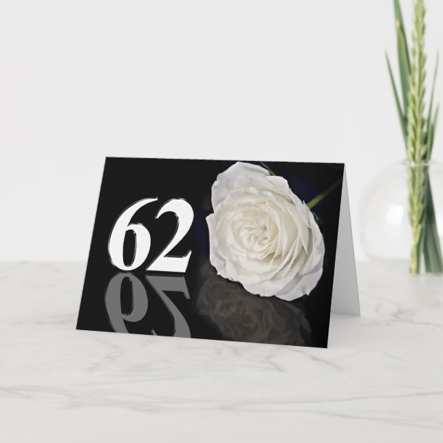 Cartão de aniversário de 62 ruas com uma rosa bran (Frente)