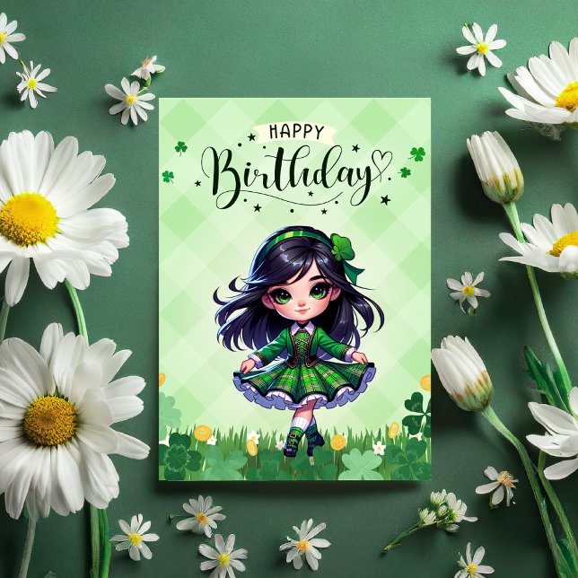 Cartão de Aniversário de Banda Irlandesa (Irish Dancing lass on a Happy Birthday Card in green on backdrop of dark green and fresh daisies.)