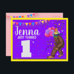 Cartão de aniversário de criança bonitinho de pé g<br><div class="desc">Um convite de aniversário personalizado com um tema de pé grande é uma maneira única e excitante de convidar amigos e familiares para uma celebração de aniversário. O cartão pode ser projetado com um tema safari ou selva, com uma ilustração fofa e lúdica do pé patudo cercado por balões coloridos...</div>