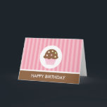 Cartão de aniversário de Cupcake rosa<br><div class="desc">Personalize este cartão e use-o como um cartão de saudação para o aniversariante/menina ou como cartões de agradecimentos para seus convidados. Gráficos © Cocoa Studio</div>
