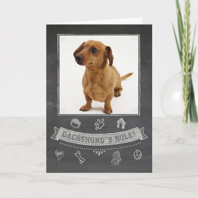 Cartão de Aniversário do Chalkboard Dachshund (Frente)