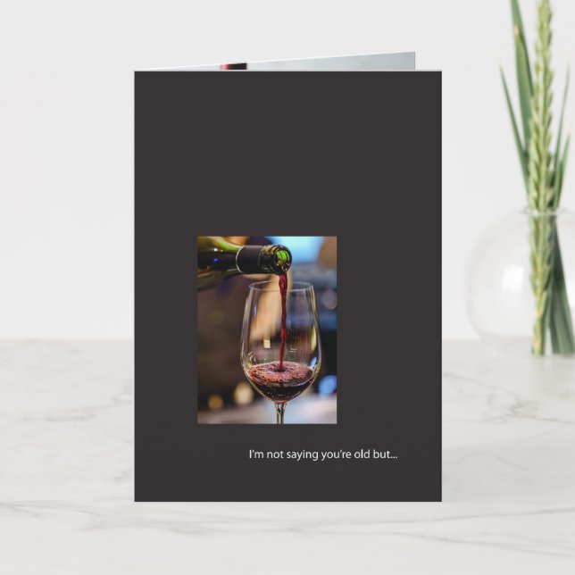 Cartão de aniversário engraçado de vinho (Frente)
