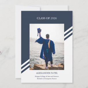 Cartão de anúncio de formatura de menino editorial