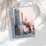 Cartão de Anúncio de Noivado em Azul Empoeirado co<br><div class="desc">Cartão de Anúncio de Noivado em Azul Empoeirado com Foto. Anuncie seu casamento com este cartão de Anúncio de Noivado em azul empoeirado, apresentando tipografia em letra cursiva suave e um layout de foto completo. O tom romântico e design limpo são adequados para casamentos modernos, à beira-mar ou na primavera,...</div>