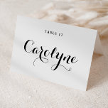 Cartão de Assento de Casamento com Caligrafia Mode<br><div class="desc">Eleve a sua recepção de casamento com nossos belos cartões de lugar de casamento personalizáveis, projetados para adicionar um toque pessoal ao seu dia especial. Eles apresentam caligrafia preta moderna e um acento de coração. Adicione os nomes dos seus convidados, a data do casamento ou uma mensagem especial. Transforme as...</div>