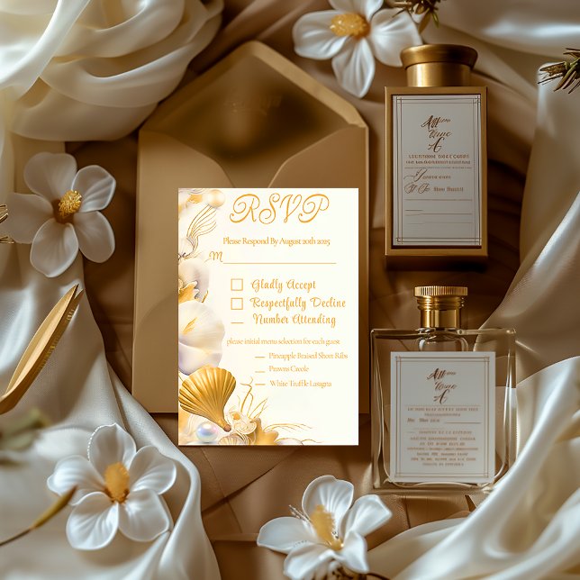 Cartão de Casamento RSVP da Seashell Dourada Elega (Elegant Gold and Ivory Coastal RSVP Wedding Enclosure Card )