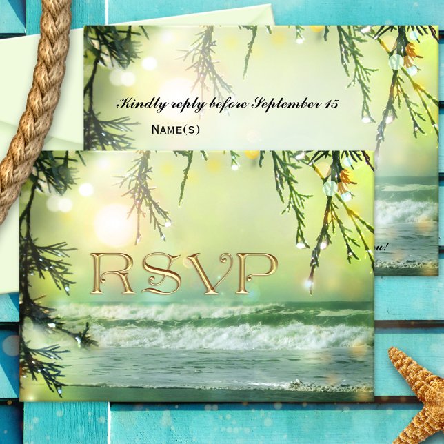 Cartão de Confirmação de Casamento na Praia com Lu (RSVP card with an image of a magical beach with sparkling lights in warm yellow green and teal light)