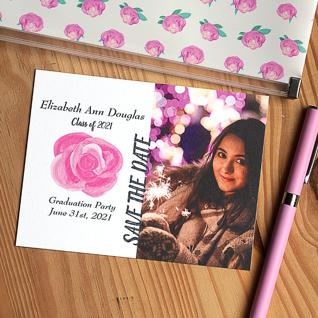 Cartão De Conselho Graduação de Rosa Rosa Botânica Salva a Data (Pink rose save the date card for graduation party or any other occasion. Big pink rose invitation)