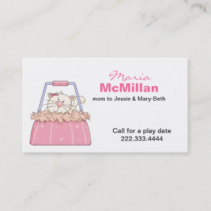 Cartão De Contato Gatinho cortante em uma placa de Mamãe com bolsa