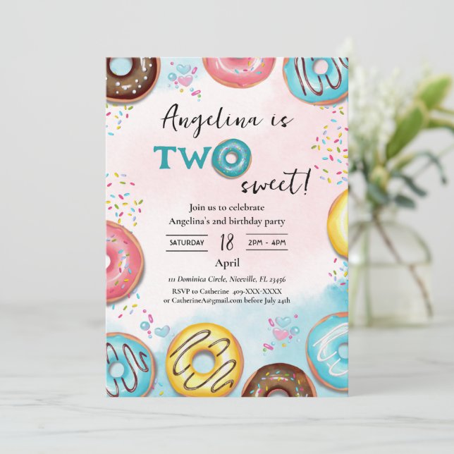 Cartão de convite de segundo aniversário plano. (Em pé/Frente)