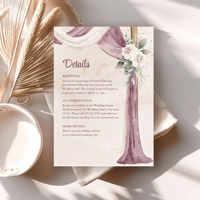 Cartão de Detalhes de Casamento com Dossel Rosa Ro (Boho Blush Pink Purple Canopy Wedding Details Card on boho wedding table.)