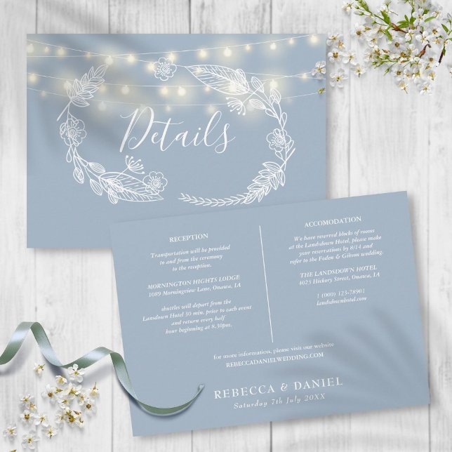 Cartão de Detalhes de Casamento das Luzes Azul Dus (Dusty Blue String Lights Wedding Details Card)