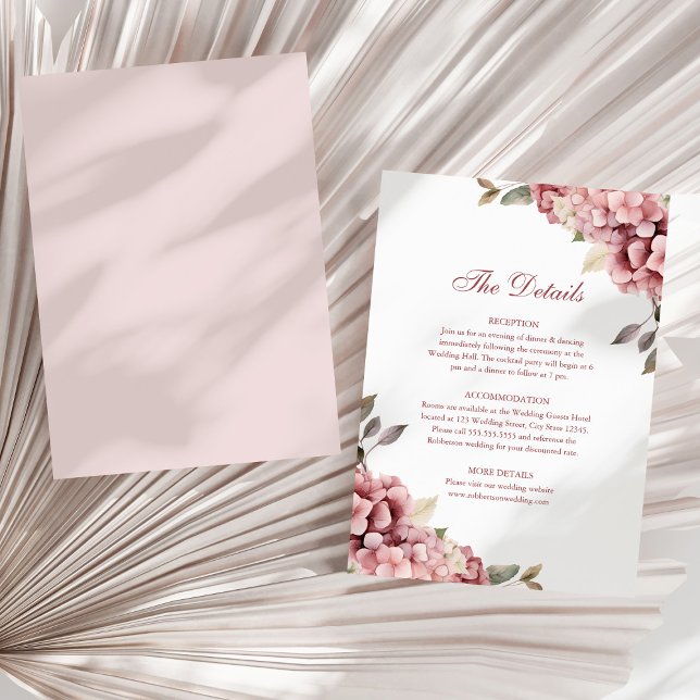Cartão de Detalhes de Casamento de Rosa Hydrangea  (Modern Dusty Rose Hydrangea Wedding Details Card on a sunny neutral dry plam leaf.)