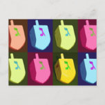 Cartão de Dreidel Hanukkah<br><div class="desc">Cartão colorido do dreidel após o estilo. Dreidels é um símbolo do conhecimento. Os miúdos judaicos fingiram jogar o dreidel durante as eras em que aprender o Torah foi proibida.</div>