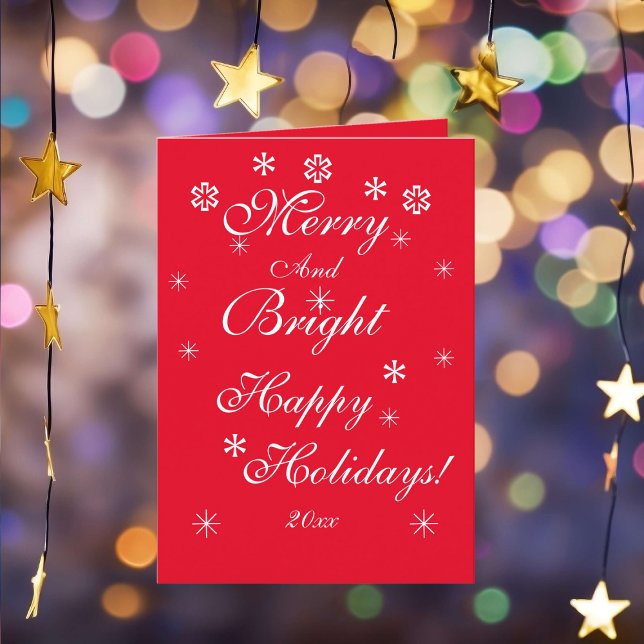 Cartão de Feriado Vermelho Legal Moderno de Script (Cheerful "Merry And Bright' customizable chic red Christmas card.)