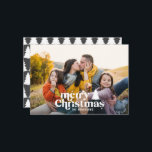 Cartão de férias de cheio moderno para a tipografi<br><div class="desc">Fotografia de Natal moderno. As cores de texto e fundo podem ser personalizadas. Parte de uma coleção</div>