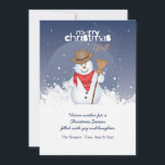 Cartão de Férias de Natal do Cowboy Snowman<br><div class="desc">Um bonitinho bonitão vestido de roupa ocidental e segurando uma vassoura. O cartão é fácil de personalizar com seu texto, fonte, cor da fonte, opções de forma de papel e escolha de seis tipos de papel. Envelopes brancos incluídos. Nervoso sobre projetar e encomendar o seu cartão online? Não precisa se...</div>