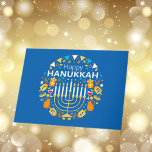 Cartão de Férias Feliz Hanukkah<br><div class="desc">Celebre oito dias e oito noites do Festival das Luzes com cartões e presentes de Chanucá. O festival de luzes está aqui. Acenda a menorah,  brinque com o sonho e o banquete em latas e suganínos. Celebre o espírito de Chanucá com amigos,  familiares e entes queridos desejando-lhes Feliz Chanucá.</div>