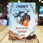 Cartão de Festa de aniversário Biker Kid Stirt Stu<br><div class="desc">Celebre o dia especial do seu filho com uma festa de aniversário temática de motociclista empolgante! Nossos cartões de convite personalizados apresentam uma bicicleta dublê, perfeita para a celebração do seu dublê. Convide todos os seus amigos e deixe a festa começar! Com uma festa temática, seu filho e seus convidados...</div>