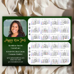 Cartão De Festividades 2024 - 2025 Calendar Business Photo Modern Green<br><div class="desc">2024 - 2025 Calendário de 2 anos com o Cartão de Feriado de Ano Novo de Natal de Natal para os EUA Holidays Business Photo Modern Green Glitter Script. Todos os textos estão pré-organizados para que você personalize fácil e rapidamente com seus próprios detalhes. Desejo a todos um Feliz Feriado...</div>