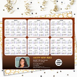 Cartão De Festividades 2024 - 2029 Calendar Business Modern Red New Year<br><div class="desc">2024 - 2029 Calendário de 6 anos com o Dourado Script Red Burgundy Moderno Feriados nos EUA Foto corporativa e Logotipo no Novo Ano de Férias. Todos os textos estão pré-organizados para que você personalize fácil e rapidamente com seus próprios detalhes. Desejo a todos um Feliz Feriado e um Incrível...</div>