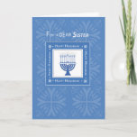 Cartão De Festividades A irmã Hanukkah deseja Menorah azul<br><div class="desc">Surpreenda sua cara irmã neste feriado judaico especial com este menorah branco e azul bonito. Gostará certamente de receber sua mensagem feliz de Hanukkah com este cartão elegante.</div>