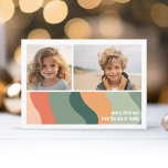 Cartão De Festividades Abstrato de Linha Orgânica - 2 Fotografia Jade Tan<br><div class="desc">Frente - 2 Modelo de foto em uma grade simples com uma borda branca. Um padrão abstrato com corais e verdes e uma simples fonte fazem um design moderno e mínimo para a temporada de festas. Regresso - Padrão de arte orgânica em verde profundo e coral. Se precisar mover alguma...</div>