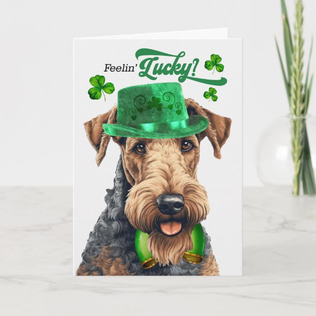 Cartão De Festividades Airedale Terrier Feelin' Lucky Dia de São Patrício (Frente)
