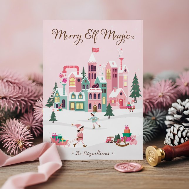 Cartão De Festividades Aldeia Rosa Santa Claus do Polo Norte (North Pole Elf Workshop Santa Claus Pink Village Holiday Card)