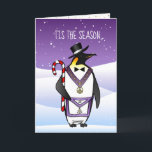 Cartão De Festividades Alojamento grande do pinguim maçónico do feriado<br><div class="desc">Seus irmãos maçónicos e suas famílias serão roxo agradado e ouro quando você lhes envia este cartão de Natal maçónico que caracteriza um pinguim do feriado no vestuário do oficial do alojamento grande. Este pinguim sofisticado do chapéu alto e do smoking é decorado com a jóia a mais worshipful e...</div>