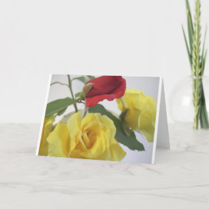 Cartão De Festividades Amarelo e Rosas vermelhas