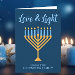 Cartão De Festividades Amor e Azul Dourado Hanukkah Menorah<br><div class="desc">Um belo personagem de amor e Hanukkah dobrou cartão para uma família judia ou uma festa Chanukah com sinagoga. Personalize com seu próprio sobrenome ou informações de grupo em azul sob o bonito menorá dourado.</div>