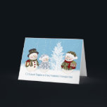 Cartão De Festividades Ano novo do russo, Natal - família do boneco de<br><div class="desc">Família do boneco de neve com presentes de Natal e pinheiro coberto com a neve. O texto do russo na parte dianteira diz: O feliz ano novo e Feliz Natal. Texto interno no russo demasiado: Deixe o ano novo entrar em sua casa com boa sorte e felicidade e possa todos...</div>