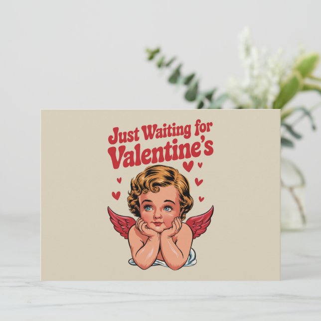 Cartão De Festividades Apenas Esperando Pelo Amor do Bebê Cupido do Dia d (Em pé/Frente)