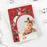 Cartão De Festividades Arca Floral Elegante e Foto<br><div class="desc">Estas belas cartões com fotos de Natal apresentam sua foto pessoal favorita na frente, cercada por um cheio moderno em forma de arco de cores clássicas poinsettias de Natal, flores e caligrafia verde e guião dourada que diz "alegria" num fundo vermelho festivo. As ilustrações florais tradicionais e elegantes, verdes e...</div>