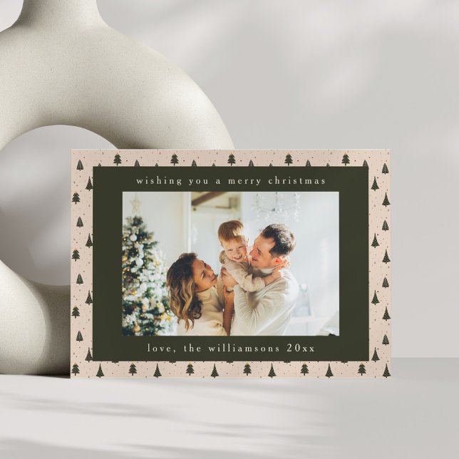 Cartão De Festividades Árvores de Natal Verdes na Floresta Russa Duas Fot (Criador carregado)