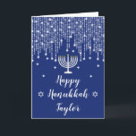 Cartão De Festividades Azul e Silver String Luzes Felizes Hanukkah<br><div class="desc">Esta elegante e sofisticada carta de Chanucá Feliz pode ser personalizada com um nome ou título, como filha, neta, sobrinha, amiga, etc. Apresenta belas luzes de fadas de cordas prateadas com faíscas de diamante, uma vela menorah e a Estrela de David. O texto combina o script manuscrito e as fontes...</div>