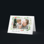 Cartão De Festividades Berries e Greenery Frame Feliz Foto de Natal<br><div class="desc">Enviar desejos e saudações com este Cartões de foto de Natal personalizável. Apresenta folhas de aquarela,  colas e bagas com um roteiro elegante. Personalize adicionando uma foto e textos paisagísticos. O cartão de Natal perfeito para a sua família e amigos. Itens correspondentes estão disponíveis.</div>