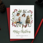 Cartão De Festividades Berry Branches Frame Family Foto do Natal Moderno<br><div class="desc">Envie votos de festas sinceros com este cartão vermelho moderno de Feliz Natal, com um delicado quadro de ramificação de bagas que rodeia sua foto de família. Esta design de na moda combina um design branco verde-festivo com ramos elegantes de morango, pinheiros criando uma sensação quente e convidativa que mostra...</div>