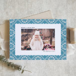 Cartão De Festividades Blue Fair Isle Winter Knit Foto Natal<br><div class="desc">Envie desejos de férias calorosos embrulhados em um design confortável e festivo com este Cartão de Natal Fotográfico, com um charmoso padrão de tricô Fair Isle. A intrincada design evoca o conforto do calor do inverno e da alegria de férias. Este cartão de Natal de fotografia personalizável oferece um pano...</div>