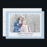 Cartão De Festividades Blue Glitter Sparkle Winter Bokeh Photo<br><div class="desc">Cartão com fotos da Família de Natal Bokeh Bokeh Blue Glitter Sparkle. A imagem e o nome da família podem ser substituídos neste simples e elegante Cartão com fotos da Família Natal.</div>