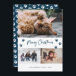 Cartão De Festividades Blue Paw Print 3 Foto Collage Meowy Pet de Natal<br><div class="desc">Cartões de Natal com imagens azuis e personalizadas, com três fotos com um título em destaque na frente e no fundo azul com queda de neve e pegadas no fundo. Personalize facilmente esses Cartões de foto de Natal de gatos azuis com suas imagens, um nome de família e o ano....</div>