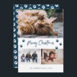 Cartão De Festividades Blue Paw Print 3 Foto Collage Meowy Pet de Natal<br><div class="desc">Cartões de Natal com imagens azuis e personalizadas, com três fotos com um título em destaque na frente e no fundo azul com queda de neve e pegadas no fundo. Personalize facilmente esses Cartões de foto de Natal de gatos azuis com suas imagens, um nome de família e o ano....</div>