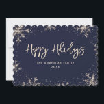 Cartão De Festividades Blue Snowflake Snow Winter<br><div class="desc">Cartão de feriados felizes azul escuro com flocos de neve espumantes. Personalize facilmente este cartão de férias minimalista,  mas elegante,  com o seu texto.</div>