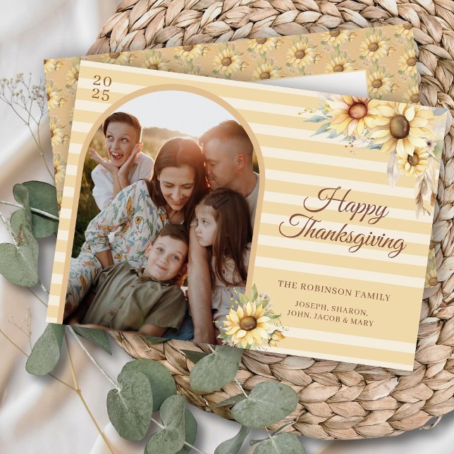 Cartão De Festividades Boho Floral Sunflower Arch Feliz Ação de Graças (bohemian inspired Happy Thanksgiving card with sunflowers and arch family photo personalized)